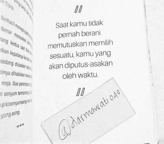 Review Buku Seperti Hujan yang Jatuh ke Bumi, Usaha Melupakan dan Diam-diam Suka
