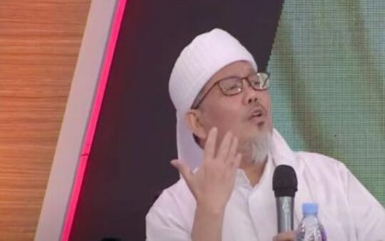 Tengku Zulkarnain Serang Denny Siregar Pakai Ayat Alkitab, Lancang!