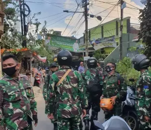 Penampakan Pasukan Khusus TNI 'Unjuk Kekuatan' di Petamburan