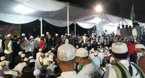 Bagikan Masker ke FPI, Relawan Satgas Covid-19 Desak Doni Monardo Mundur