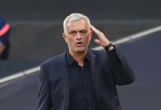 Sembilan Cerita Antarkan Spurs Ke Puncak Klasemen
