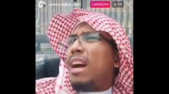 Usai Sebut Tolol, Ustaz Maaher Mengerang Kesakitan Lalu Jatuh dari Kursi