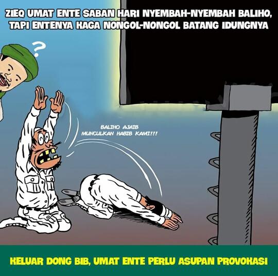 Viral Video Bapak-bapak Berdoa di Depan Baliho Habib Rizieq