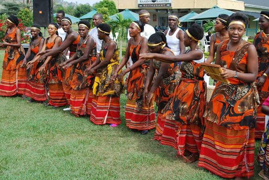 Macam-Macam Tradisi Aneh di Afrika