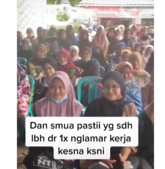 Viral!HRD Ini Sedih Meneteskan Air Mata, Pelamar Membludak