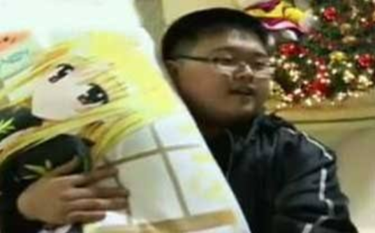 Edan! 5 Orang Ini Malah Nikah Sama Benda Mati!