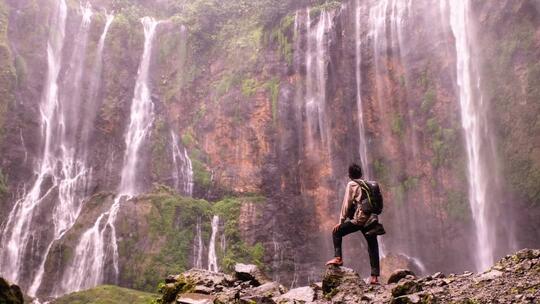 Air Terjun Tumpak Sewu Dan Goa Tetes, Serpihan Surga Yang Tercecer Dibumi