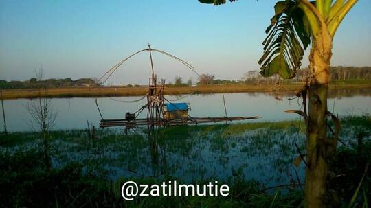 Nikmati Eksotisme Pantai Tipar Cianjur Selatan Yang Masih Perawan, Komplit Banget!