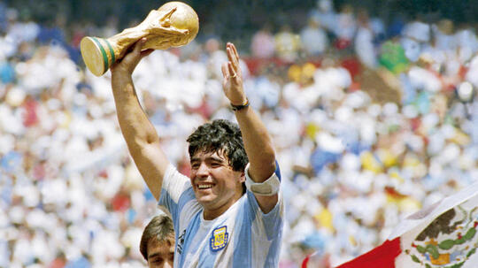 Mengenang Pencapaian Diego Maradona, Pemain Berjuluk Gol Tangan Tuhan