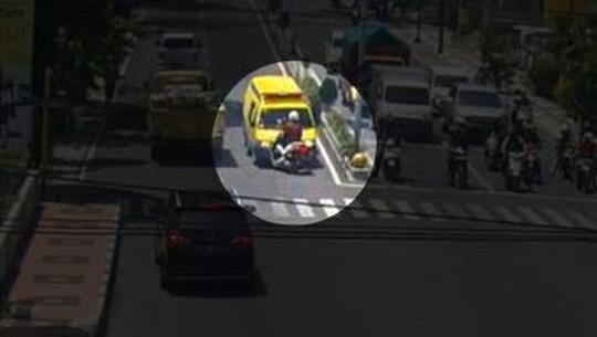Ambulans Lawan Arah Bawa Pasien, Malah Menabrak Motor Polisi! Siapa Yang Salah?