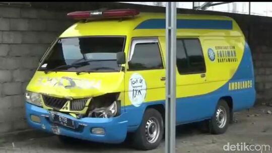 Ambulans Lawan Arah Bawa Pasien, Malah Menabrak Motor Polisi! Siapa Yang Salah?