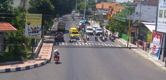 Ambulans Lawan Arah Bawa Pasien, Malah Menabrak Motor Polisi! Siapa Yang Salah?