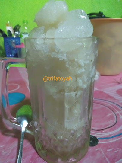 Penasaran, Kenapa Beli Makanan atau Minuman Kalau DiBawa Pulang Isinya Lebih Banyak?