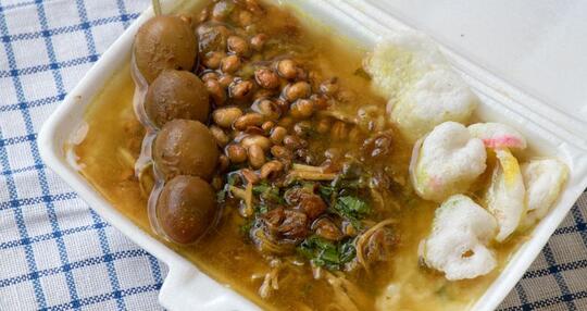 Pilih Makan Bubur Ayam Dengan Diaduk Atau Tidak Diaduk