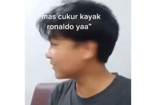 Miskomunikasi, Request Pangkas Rambut Model Ronaldo Malah Jadi Ronaldo Wati! Gokils