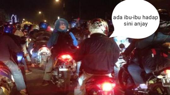 Desain Unik Helm Pengendara Motor ini Malah Bikin Merinding!
