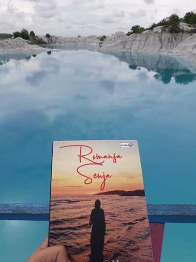 Romansa Senja : Sebuah Kisah Persahabatan Sejati dan Cinta yang Panjang