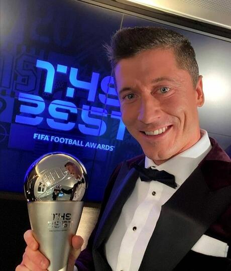 Lewandowski Yang Telah Berhasil Mengalahkan Duo Alien Di Bumi CR7 n' MESSI!!