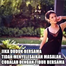 GAJI ISTRI LEBIH BESAR : Suami Harus Minder Apa Gak ??? What Do You Think ???