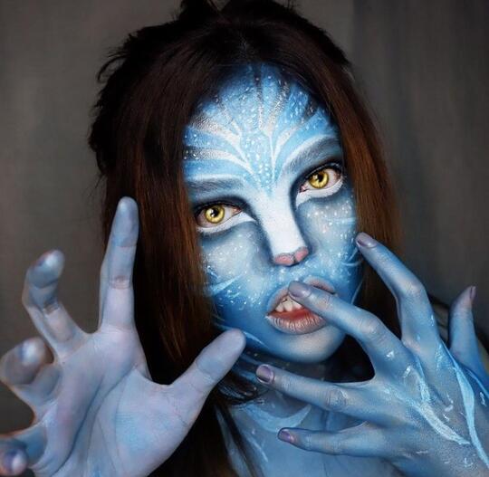 Dhyka Clara, Beauty Vlogger Asal Solo yang Jago Bikin Ilusi Makeup, Keren!
