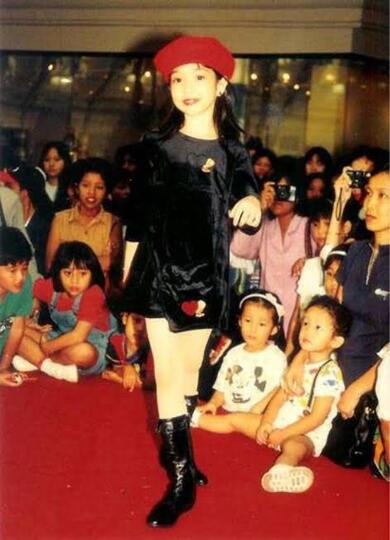 Begini Potret Gisel Anastasia sejak Balita Hingga Menjadi Hot Mom, Kepoin Yuk!