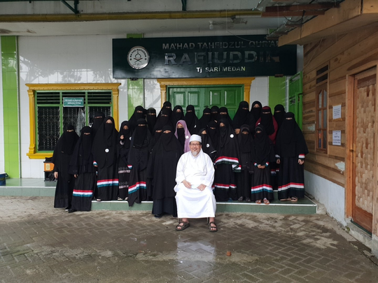 Dianggap Organisasi Terlarang & Dibubarkan, Ini Reaksi FPI di Daerah