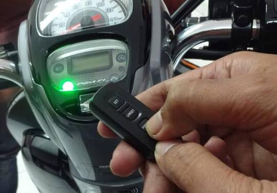Orang Ini Salah Naik Motor!! Pernah Ga Kamu Kayak Gitu, Pasti Malunya Tuh Disini.