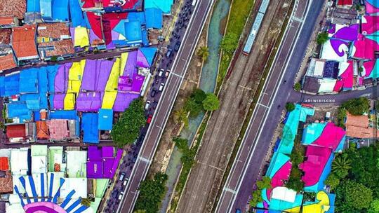 Pemprov DKI Pamer Atap Rumah Warna-warni di Flyover Tapal Kuda