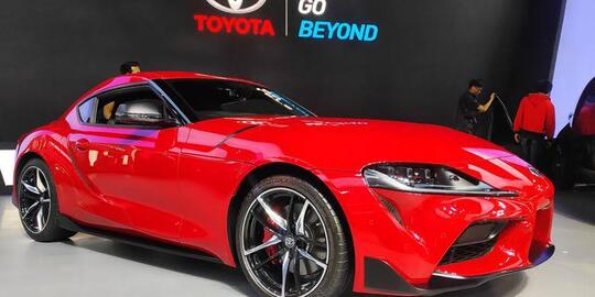 Crazy Rich, Jajan Toyota Supra 2,7 Milliar Dah Kaya Beli Gorengan!!