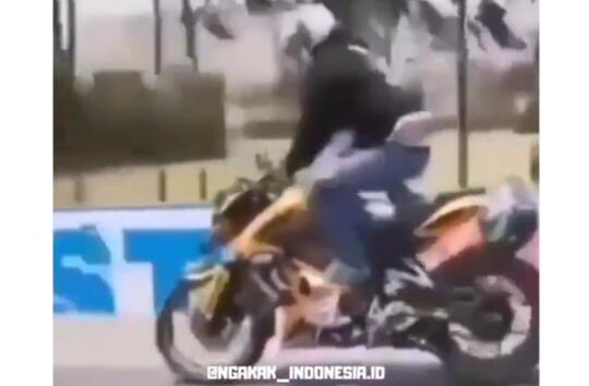 Skill Tingkat Dewa Si Pemotor Ini Bikin Iri, Tapi Endingnya Bikin Nyeri! Mau Nyobain?