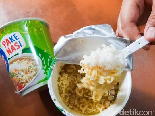 Pop Mie Soto Pake Nasi Adalah Inovasi yang Indonesia Banget Gan