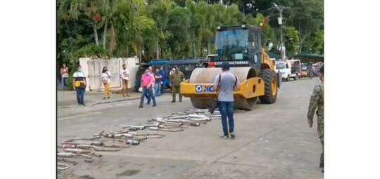 Ngeri, Heboh Video Sebuah Alat Berat Melindas Ratusan Knalpot Racing! Dimana Nih?
