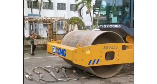 Ngeri, Heboh Video Sebuah Alat Berat Melindas Ratusan Knalpot Racing! Dimana Nih?