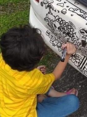 Warga Net Dibikin Kagum dengan Coretan Bocah Kecil ini, Wah Calon Pelukis Nih!