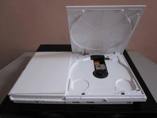 Beli 'PS2 Slim' Di Toko Loak, Pria Ini Merubahnya Jadi Harta Karun Keren !