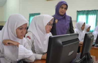 Viral, Video Siswi Non Muslim SMKN 2 Padang Dipaksa Pakai Jilbab