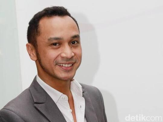 Perubahan Penampilan Giring "NIDJI" yang Katanya Mau Nyalon Jadi Capres