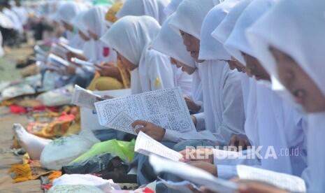 Alumnus Non-Muslim Merasa Guru SMKN 2 Padang Toleran