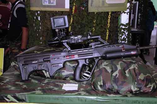 SAR 21 - Senapan Serbu Buatan Singapura yang Juga Dipakai Oleh Indonesia