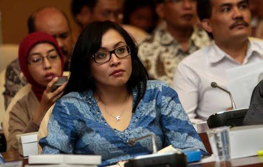 Pejabat Cantik Di Indonesia Yang Akhirnya Mendekam Di Penjara