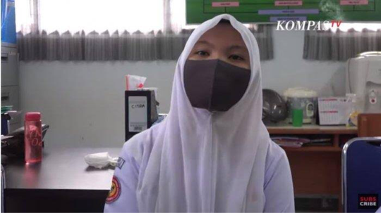 Siswi Non-Muslim di Padang Rindu Lepaskan Jilbab