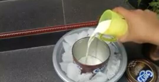 Cara Bikin Ice Cream Sederhana Dengan Susu Bubuk, Secara Manual Kamu Mau Coba?