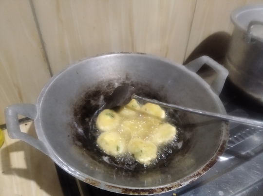 Tanggal Tua, Bingung Membuat Cemilan? Yuk, Coba Bikin "Deblo" Khas Sunda Ini!