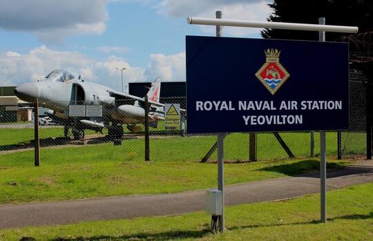 Wanita 'Semi-Naked' di Dalam Lemari Teknisi Royal Navy, Diduga Sebagai Chinese Spy ?