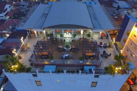 TeraSky Restauran: Sambil Makan Melihat Langit Katulistiwa