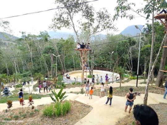 Ajak Pasanganmu ke TAMAN GUNUNG SARI Singkawang! bisa foto mesra di Jembatan Selfie..