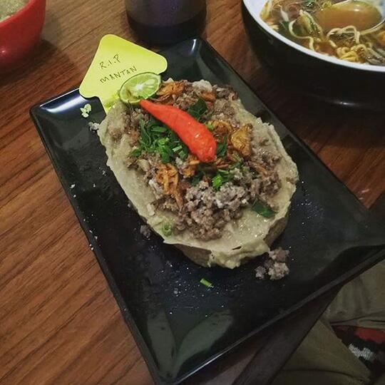 Saat Menikmati Kuliner Bakso Kuburan Mantan, Apa yang Terlintas di Benak Agan?