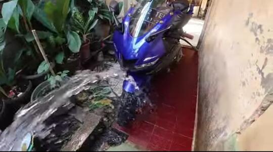 Bangkitkan Jiwa Balap Dengan Yamaha R15, Begini Perawatan Agar Mulus Saat Berkendara