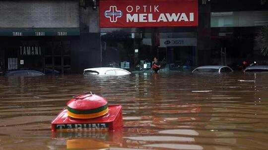 Anies Baswedan Kunjungi Kemang Raya: Banjir Kiriman dari Hulu Kali Krukut...