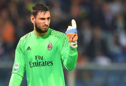Bayangkan Kiper Manchester United 2021-2022 Bernama Gianluigi Donnarumma